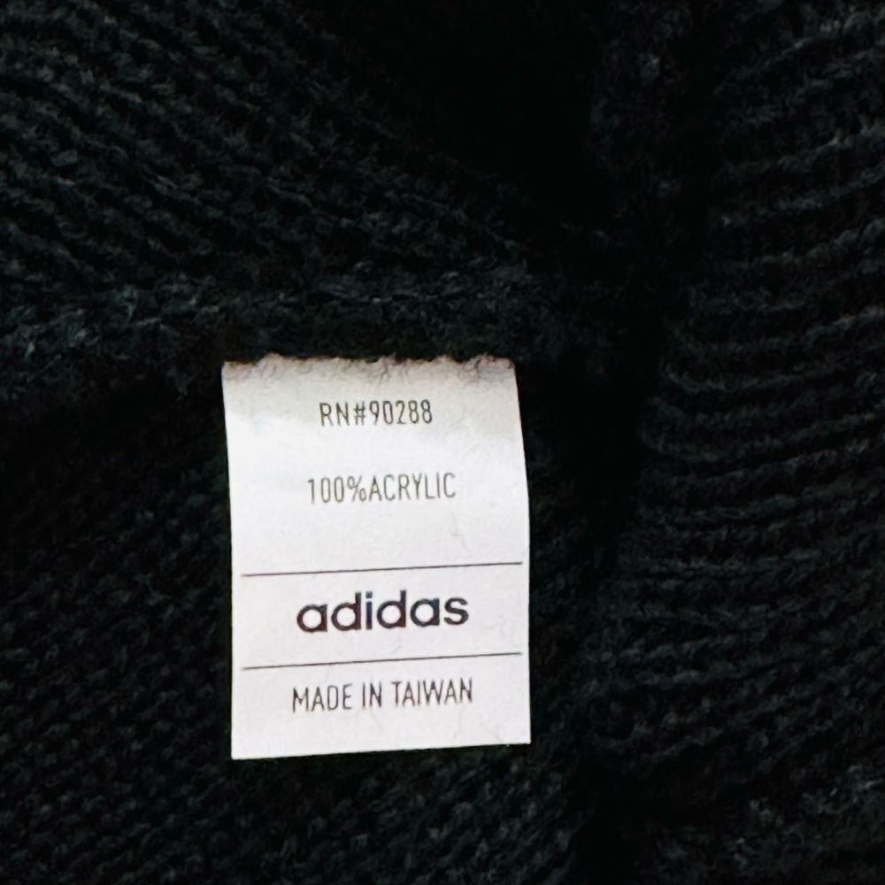 NWT Adidas Women’s 2pk Trefoil Knit Cuff Classic Beanie in Wonder White & Black - Picture 6 of 6